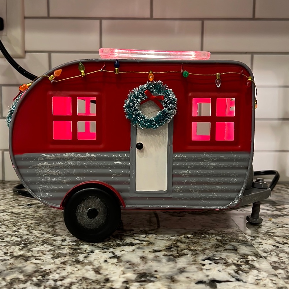 Scentsy Red Christmas Camper Holiday Like New